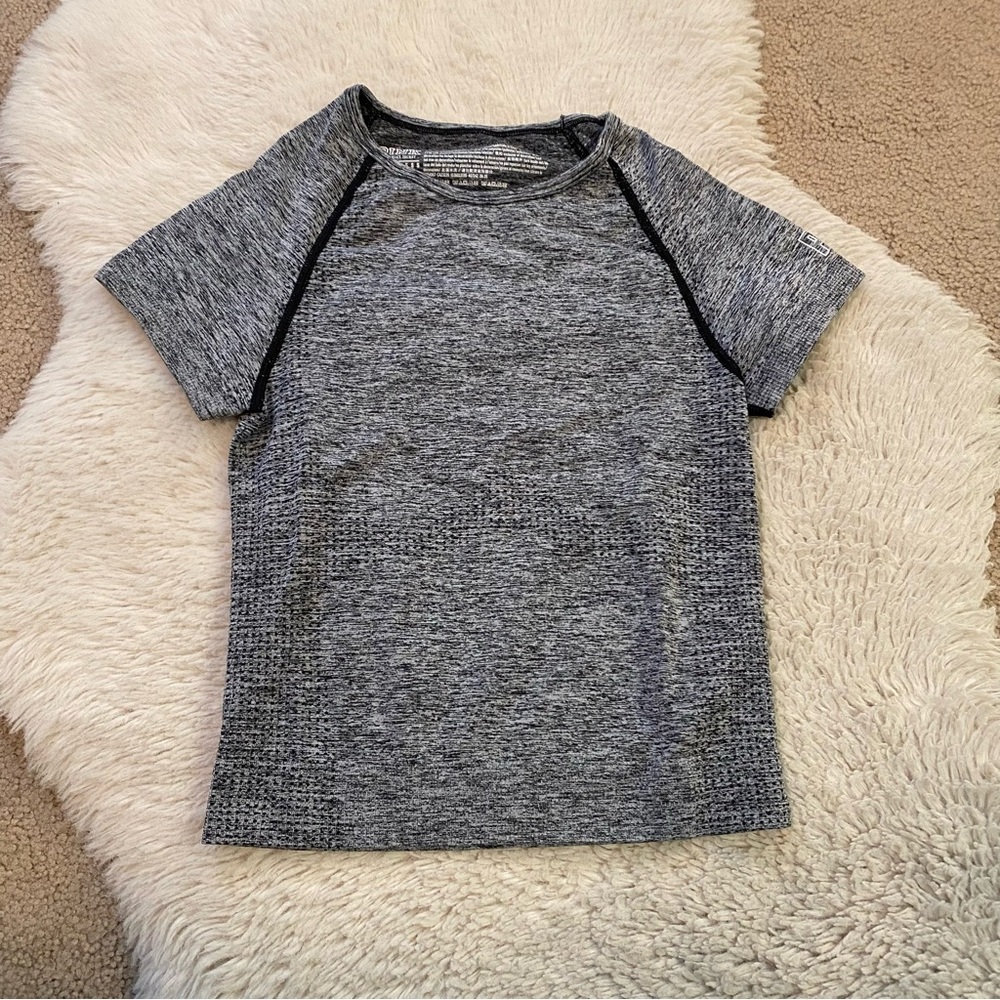 Pink Victoria's Secret' Seamless Athletic Gray Tee